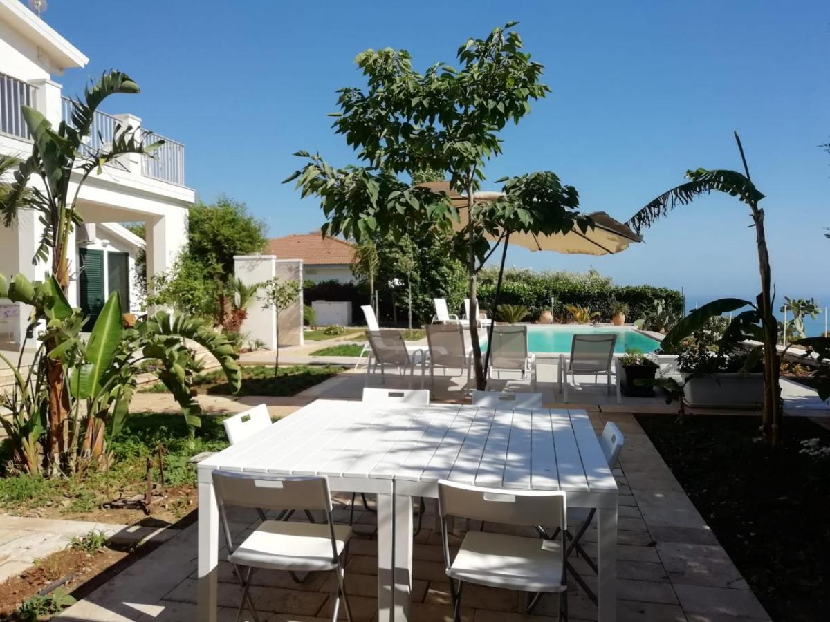 Villa Eleonora マリーナ・ディ・ラグーザ エクステリア 写真